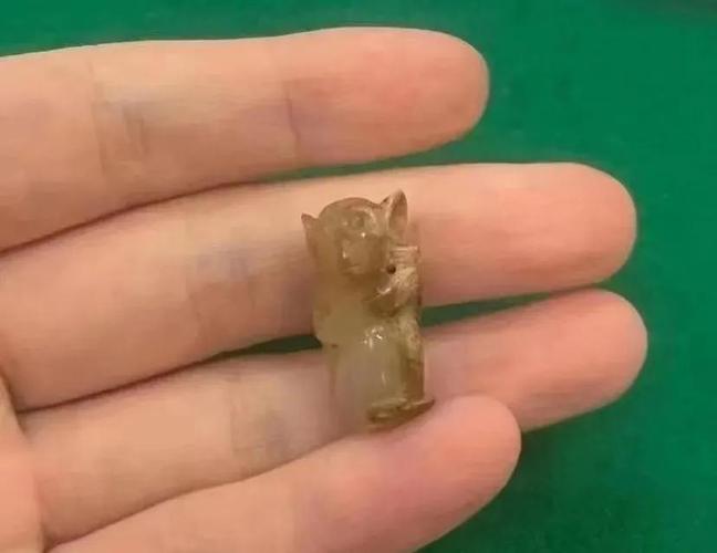 236万成交,指尖大的战国玉猴刷爆朋友圈!