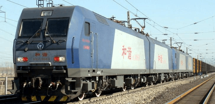 1879年,德国西门子电气公司成功发明了世界上首台电力机车,德国在1894