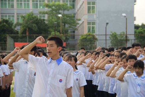 不忘初心,砥砺前行――记湛江市二中海东中学开学典礼