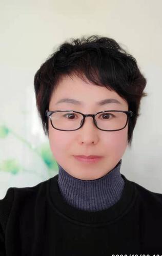 秦伟娟,河北省保定人士,原于个人爱好,于2019年学习诗词.