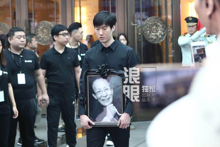 常宝华孙子常远和艺人侯耀华,姜昆,冯巩,蔡明,郭达,李金斗,王宁