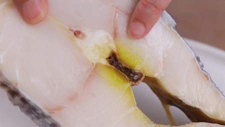 还有在某宝上搜"龙鳕鱼",你也能买到油鱼,但只能10斤10斤的买,估计菜