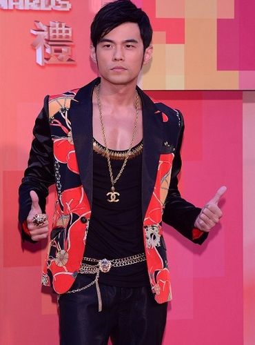 周杰伦皮衣亮相金曲奖 拒绝与蔡依林拥抱