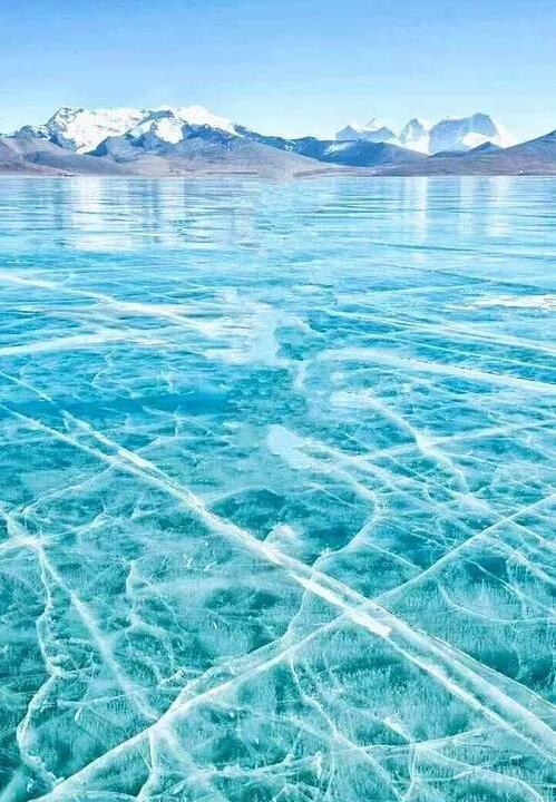 比然乌湖更壮阔的雪山湖泊
