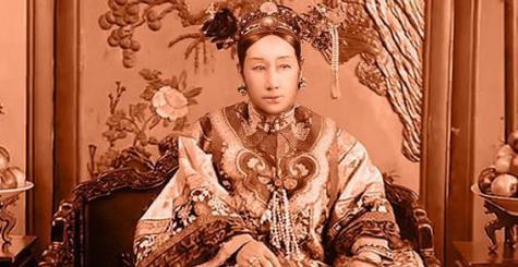 慈禧太后年青时彩色老照片丹眉凤眼相貌如出水芙蓉般美艳