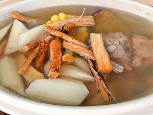 五指毛桃淮山排骨汤