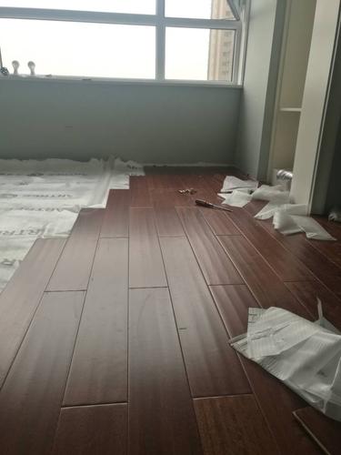 铺设地板,记录一下