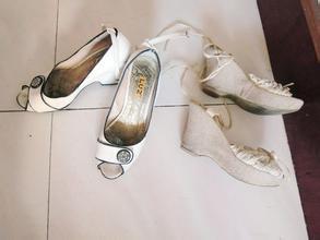 扫楼发现小女孩的鞋子