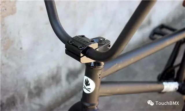 体育 正文 把套:flybikes devon 把立:eclat slattery 碗组:cult 座包