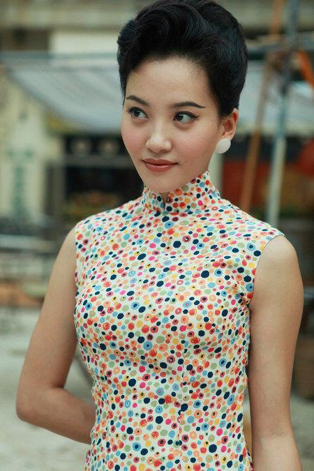 周楚楚《叶问》造型最美 戏里妖娆戏外简单(图)