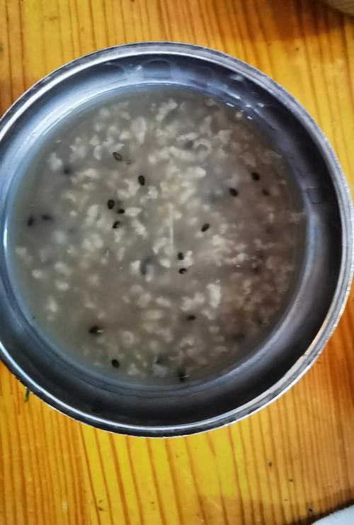 芝麻大米粥
