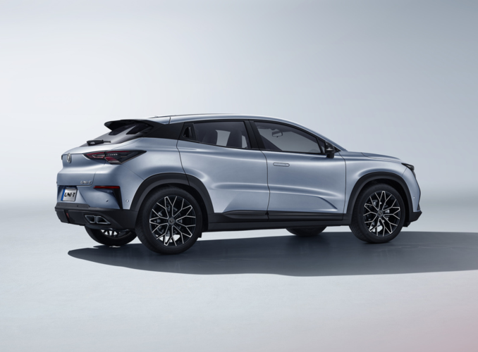 两款国产suv力作:长安uni-t对比启辰星,谁更值得选?