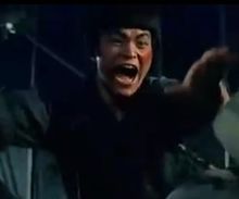 《死亡塔》是吴思远挖掘李小龙剩余价值的用心之作,其中有大量的武打