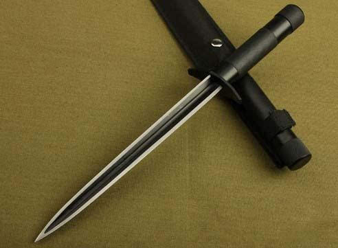 刺刀有毒?揭秘56式三棱军刺的那些流言和传说