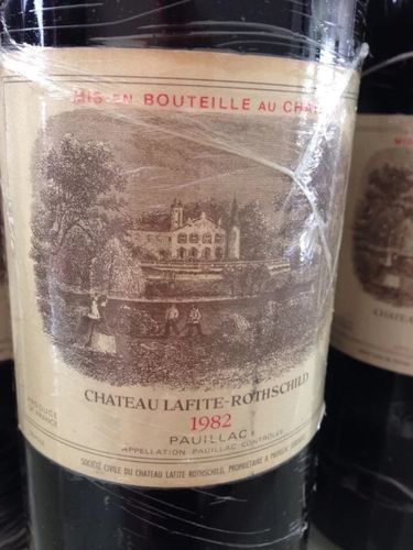 82年 拉菲红酒