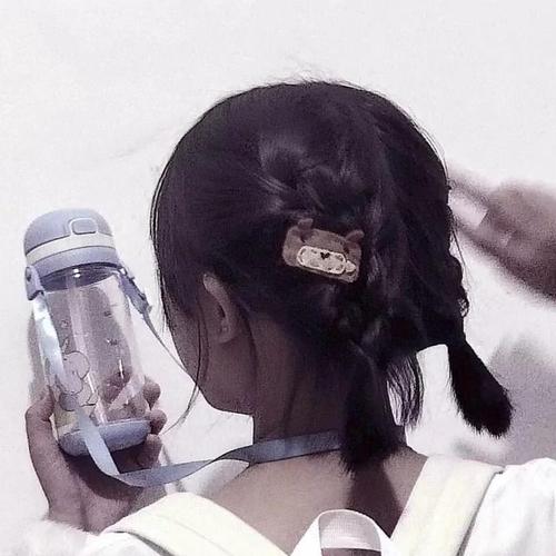 超可爱高清滤镜双马尾女生头像