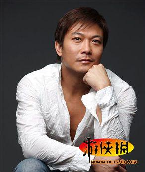 随着动作片的衰落,钱小豪亦逐渐转型,开始尝试演出其他风格的角色.