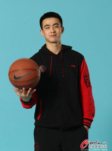 赵继伟甜美笑容