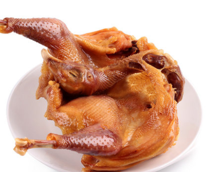 自然风干的风干鸡肉质有韧性色泽鲜亮口感超级好