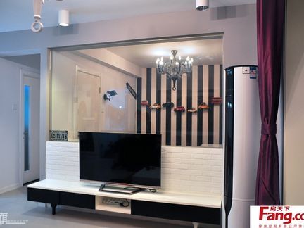 家装玻璃电视背景墙装修效果图