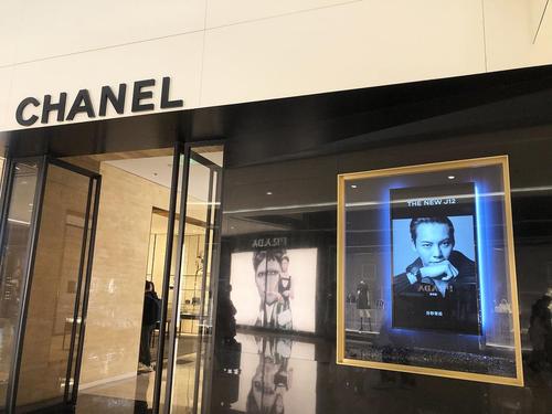 陈伟霆 成都ifs chanel 精品店the new j12橱窗硬广.