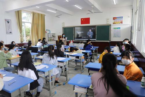 春风十里不如校园有你——闽侯县大湖中学初三开学报道