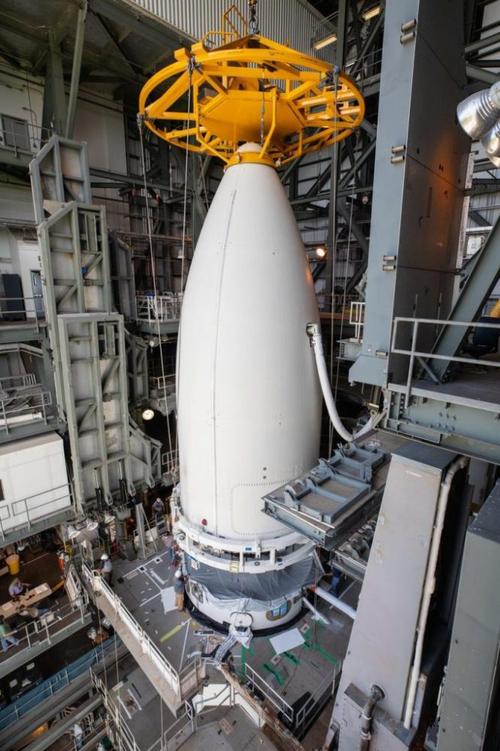 它被固定在ula atlas v火箭的顶部