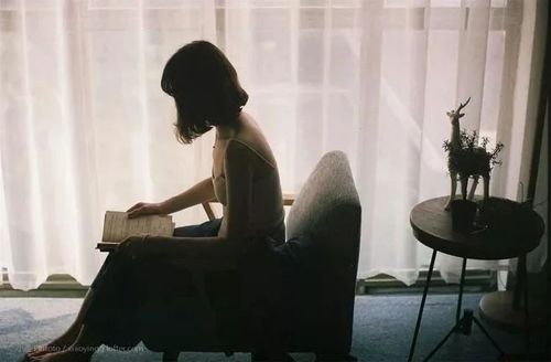 有时候,莫名的心情不好,不想和任何人说话,只想一个人静静的发呆.