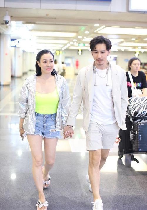 看星闻张伦硕整容前后张伦硕个人资料及图片张伦硕以前是男公关吗
