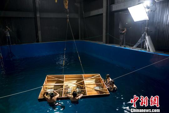 电视剧《长江往事》热拍 亚洲最大水下摄影棚首次使用