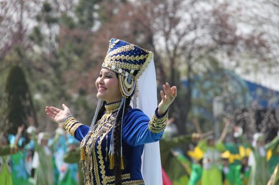 乌兹别克斯坦欢庆纳乌鲁斯节(组图)