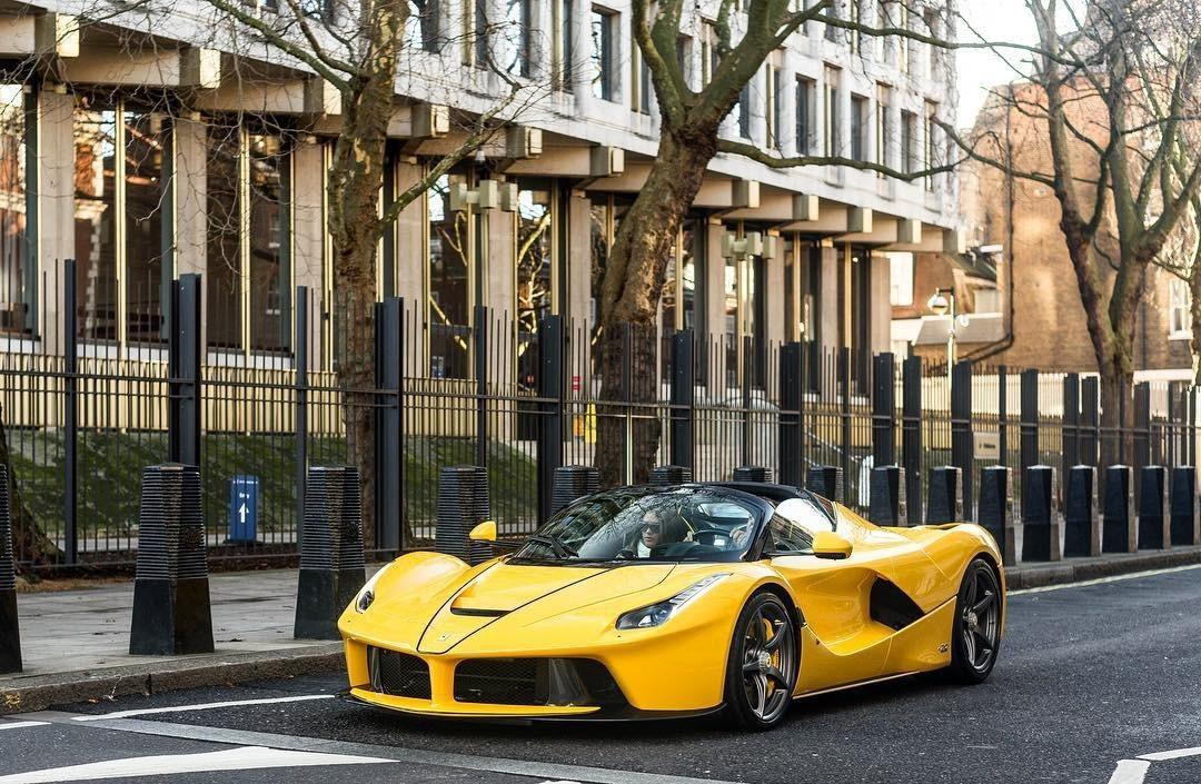 法拉利laferrari aperta