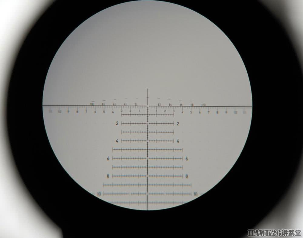 m5xi瞄准镜视野,分划板非常复杂,不看说明书很难搞清楚功能.