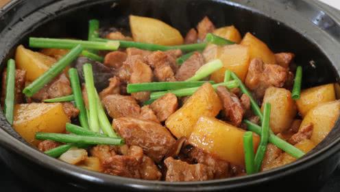 这一道客家砂锅炖猪肉,我家隔三差五做一次,营养又好吃