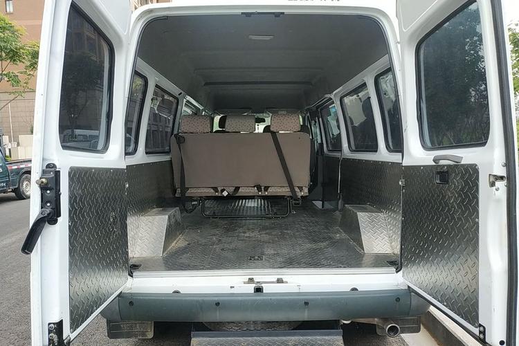 江铃 特顺 2017款 2.8t商运型长轴中顶6/7/8座jx493