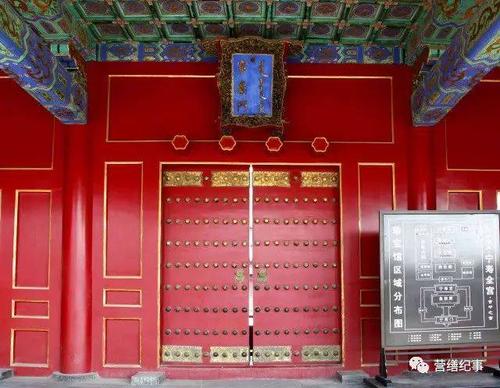 宁寿门 板门依照构造方法的不同,可分为实榻门,攒边门(棋盘门),撒带门