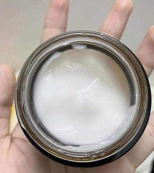 乳液和面霜有必要一起用吗?这么多年都用错了,别再传统护肤了!