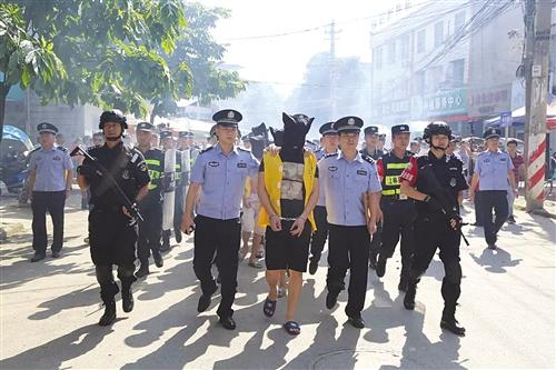 两涉恶团伙被端 群众闻讯拍手称快