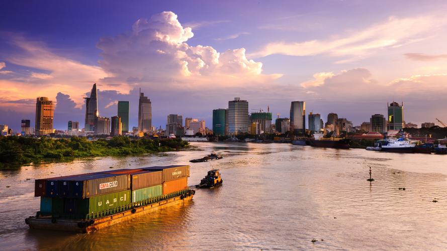 简介:越南胡志明市风景图片,分享一组各国建筑图片给大家