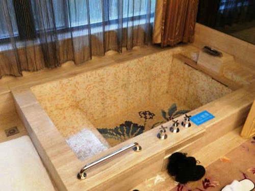 4款温泉房装修效果图 温泉度假村温泉spa客房泡池设计图