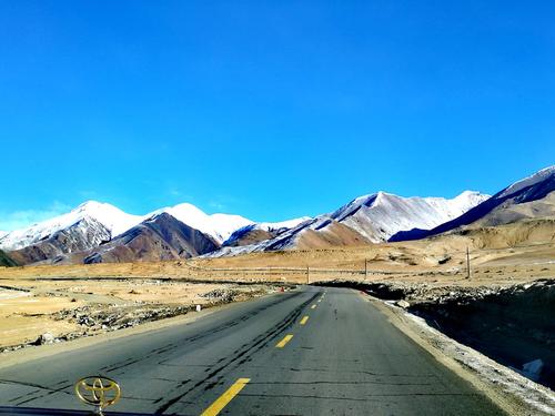 219国道俗称新藏线.是世界上海拔最高,路况最险,人烟最少的天路.
