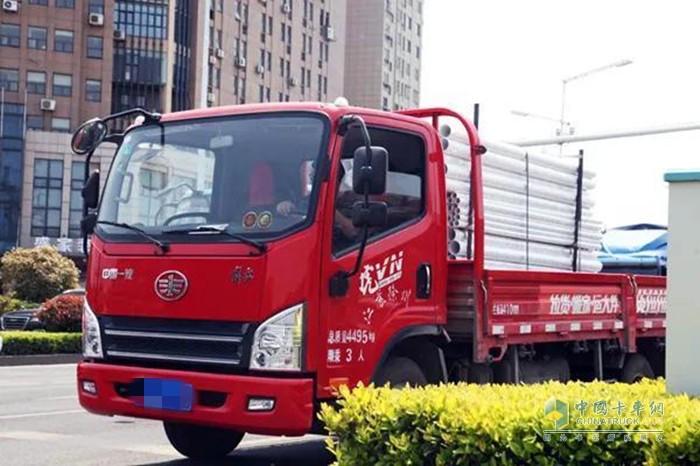 年收入超10万元解放轻卡虎vn让他的生活很巴适