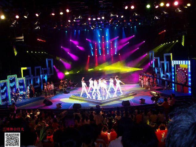 演出舞台灯光秀效果图