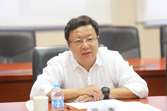 二连浩特市委书记罗青罗青,男,蒙古族,1977年5月出生,籍贯山西原平市