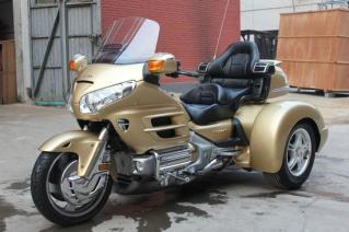 产品橱窗 汽摩及配件 摩托车 正三轮摩托车 > 本田金翼三轮车川崎摩托