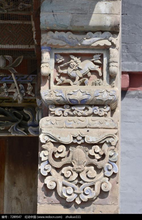 青海塔尔寺彩绘砖雕