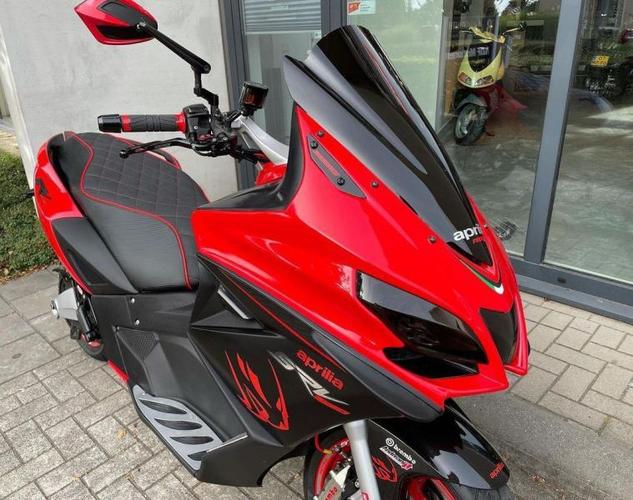 终极大羊阿普利亚srv850全球市场排量最大的大绵羊踏板