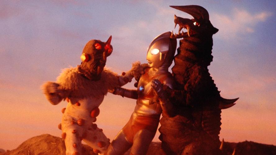 杰克奥特曼在夕阳下死去