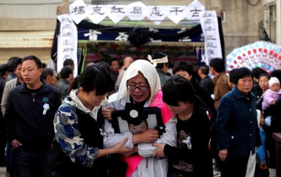 死人出殡哪些属相应回避下葬时属相相冲没有回避之后身体不舒服该怎么