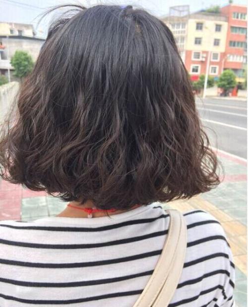 短发蛋卷_短发发型女